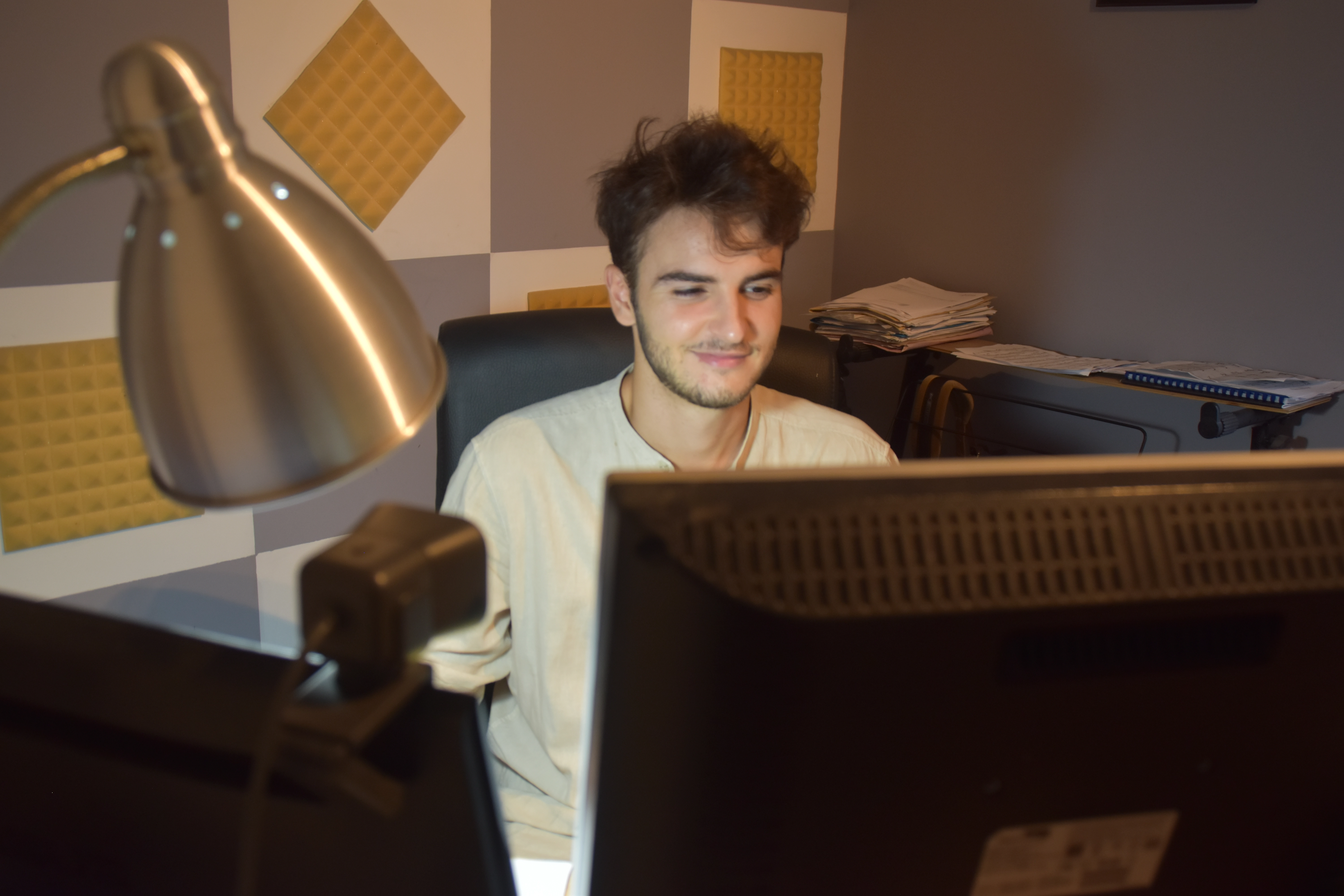 Niccolò Ruggieri al lavoro nel suo studio